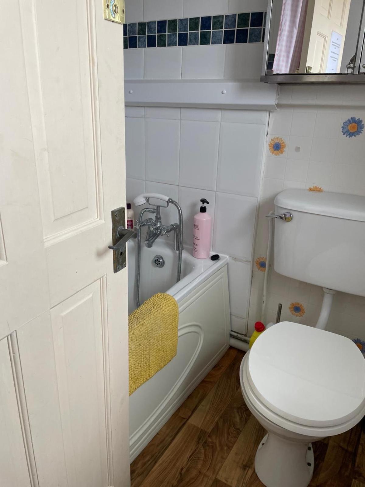 Room Only Guest Accommodation, Guest House Self Catering Μπάνγκορ Εξωτερικό φωτογραφία